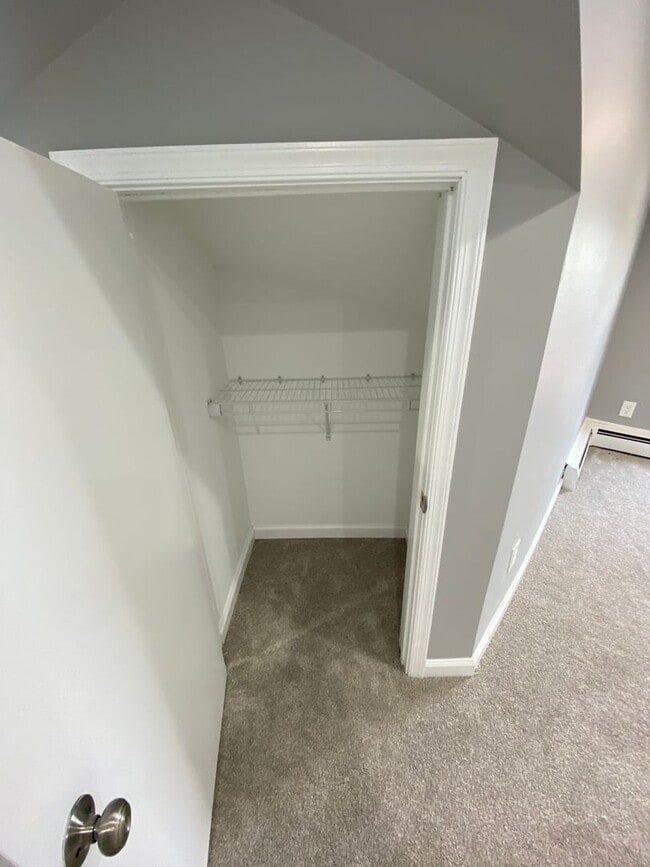 Building Photo - Cozy Renovated 2-Bedroom Home in Emmaus