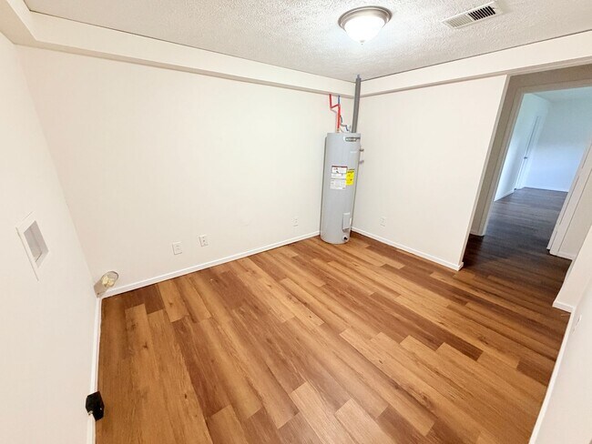 Building Photo - COMING SOON: 3 Bedroom/2 Bath Home located at 1020 E Seventh St. Greenfield, IN