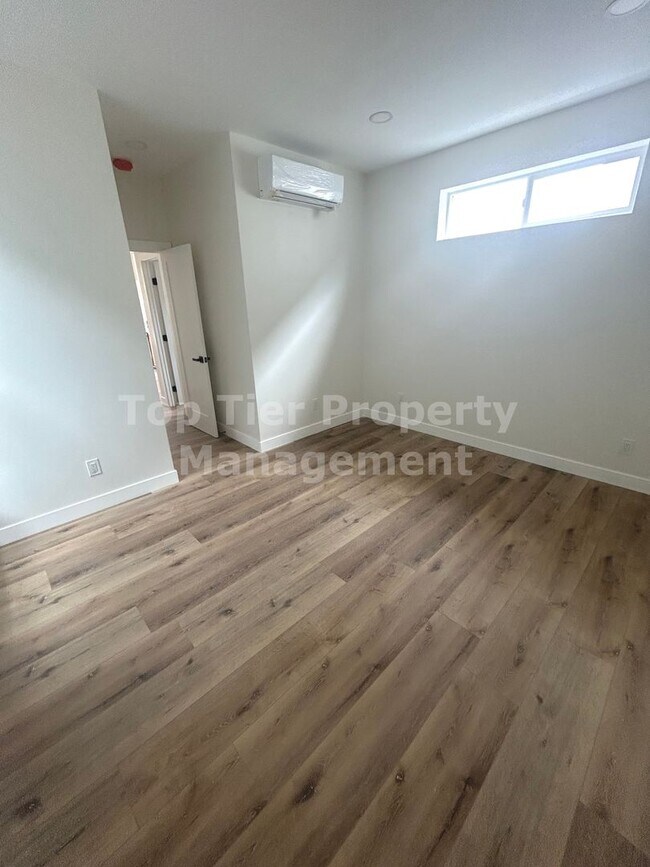 Building Photo - **BRAND NEW - 1 bed, 1 bath Unit in the Heart of South Park - Available NOW***