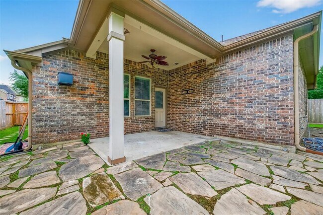 Building Photo - 7023 Sanders Hill Ln