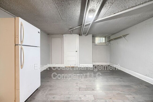 Building Photo - 425 N Highland Ave