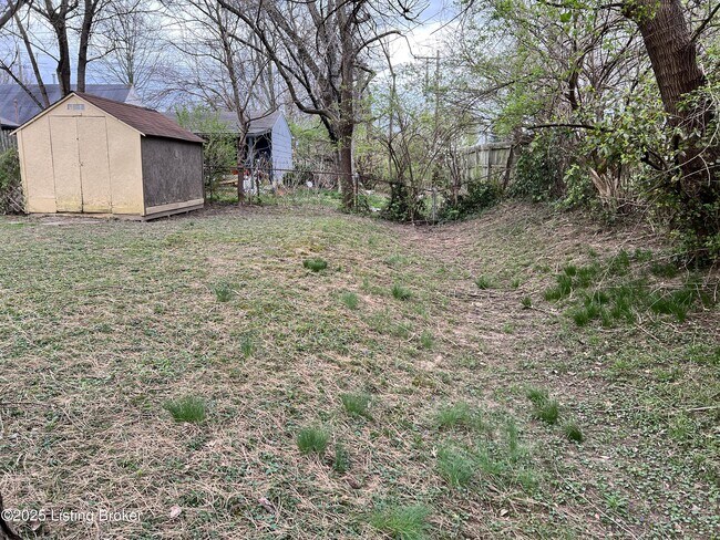 Building Photo - 3122 Commander Dr