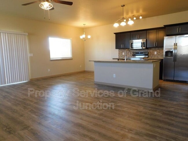 Building Photo - 592 Treviso Ct