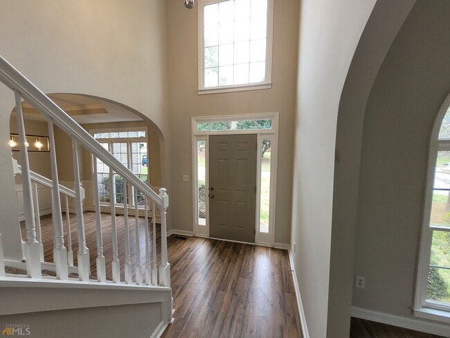 Building Photo - 755 Brooks Cir