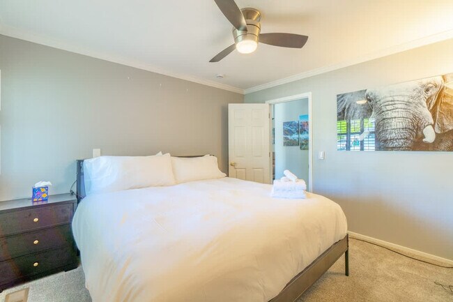 Building Photo - 14350 Ghost Rider Dr