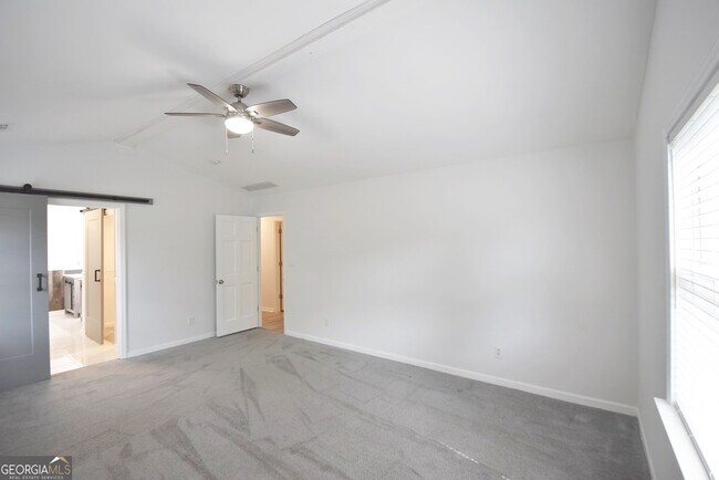 Building Photo - 98 Woodvalley Dr