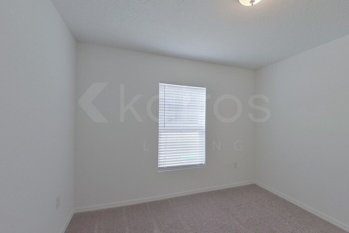 Building Photo - 8833 N Vienna Dr