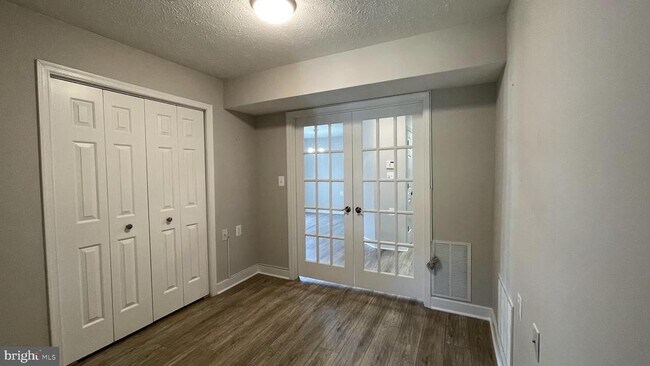 Building Photo - 11154 Summers Cove
