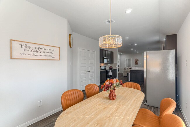 Building Photo - 8110 Alpine Bearberry Dr