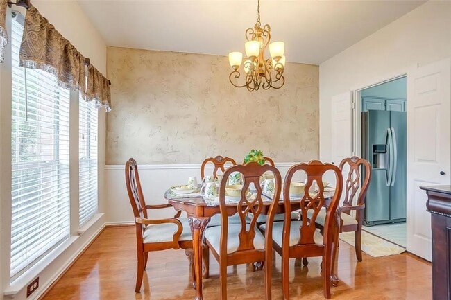 Building Photo - Spacious Home in the Heart of Lewisville – Prime Location Near Parks, Shopping & Dining!