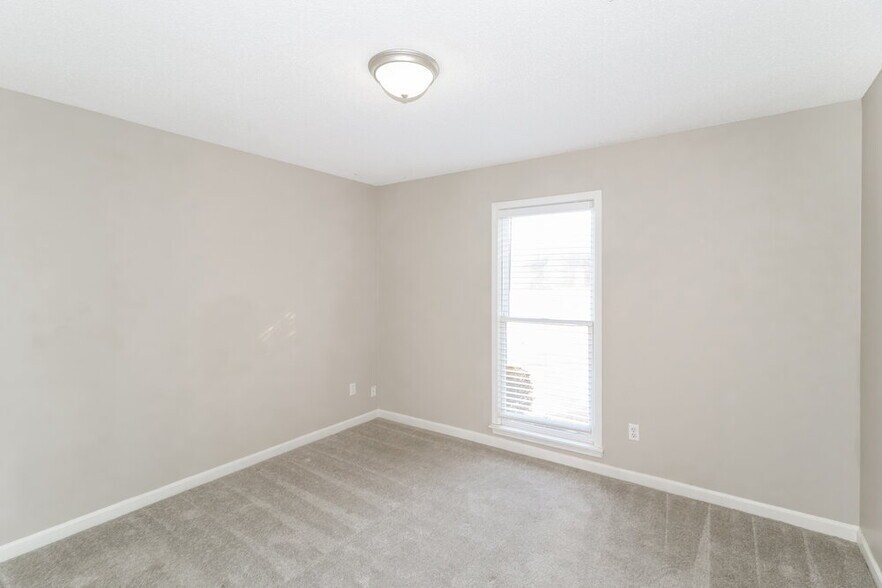 Building Photo - 8690 Sandy Hill Cove E