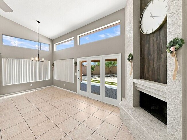 Building Photo - 4 Bedroom Home in the Heart of Ahwatukee for Rent
