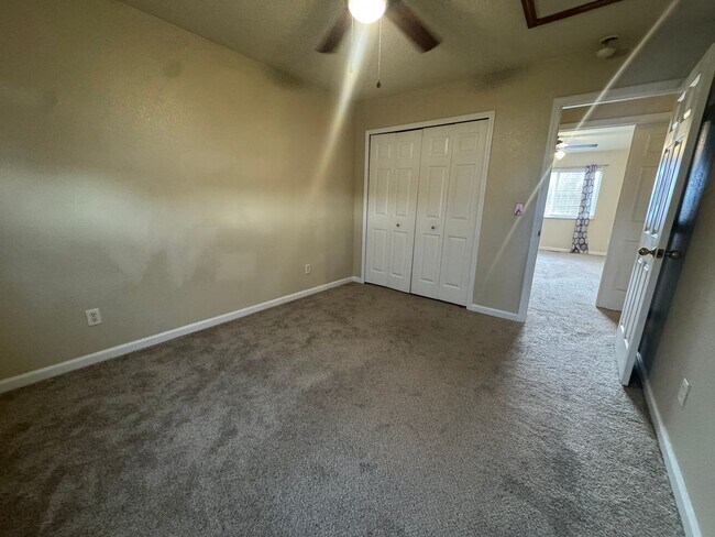 Building Photo - 7126 Oxmoor Ln