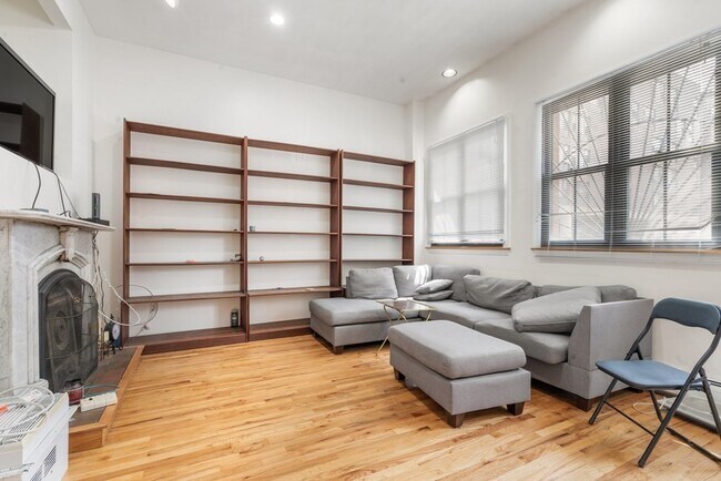 Building Photo - 113 W Dedham St