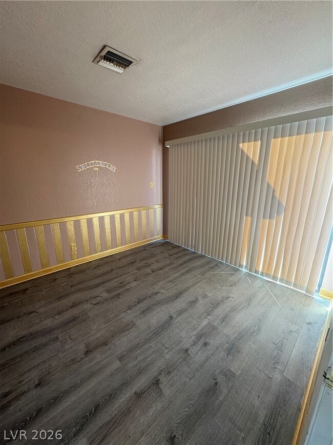 Building Photo - 5040 S Rainbow Blvd