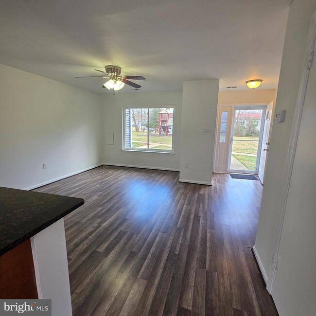 Building Photo - 3096 Heathcote Rd