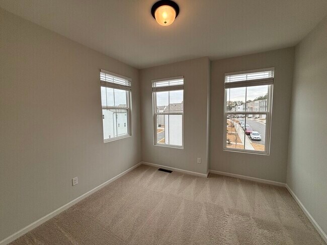 Building Photo - 1465 Creekside Cir NW