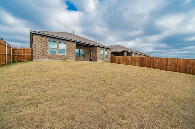 Building Photo - 2126 Thornton Dr