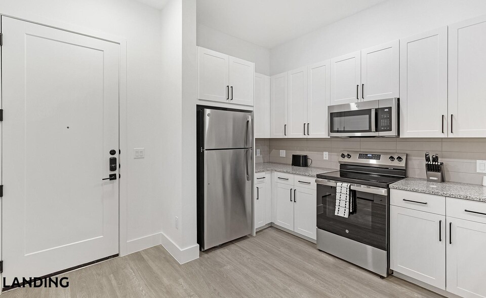 Building Photo - 650 E Sycamore St