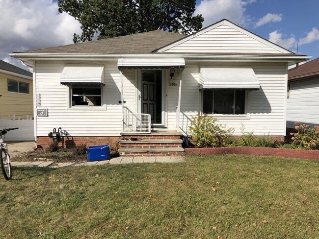 Building Photo - 2806 Klusner Ave