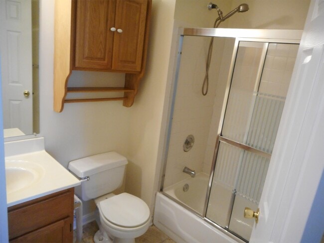 Building Photo - 104 Bayland Dr
