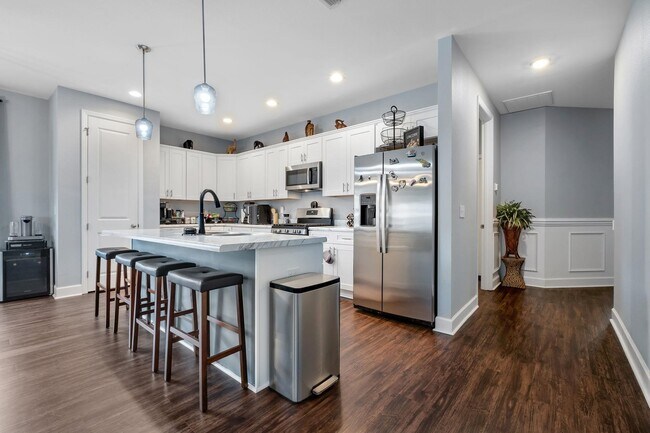 Building Photo - 4354 Bottle Brush Ln