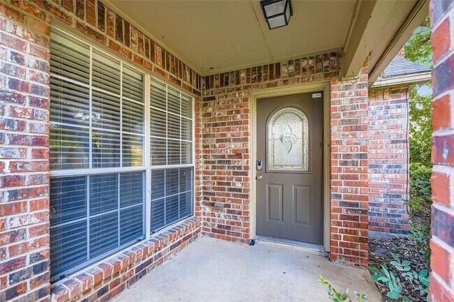 Building Photo - 1321 Overlook Dr