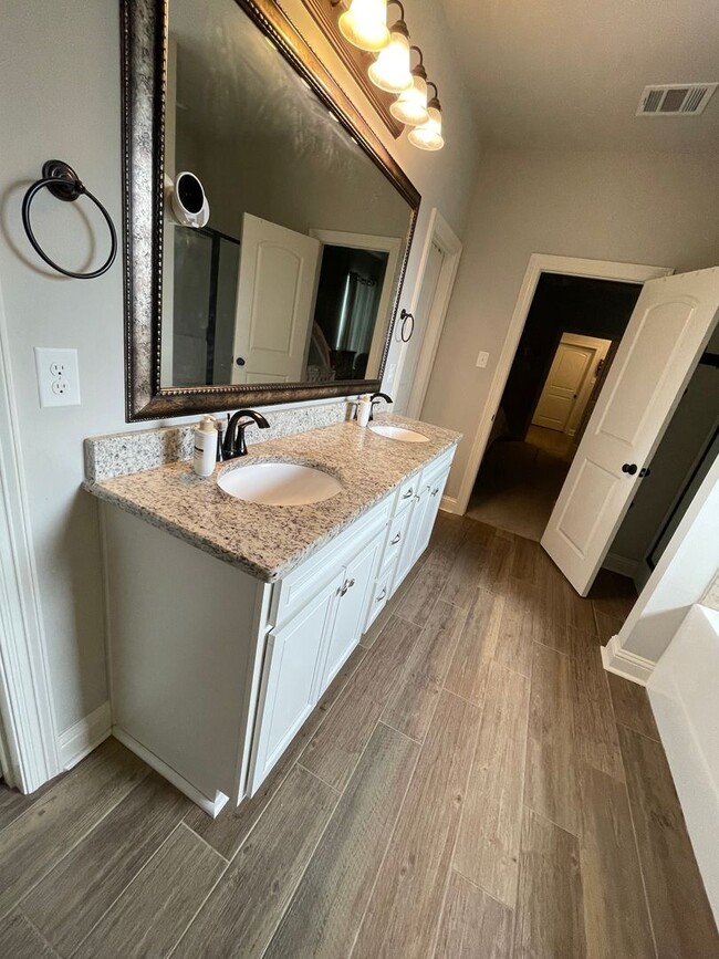 Building Photo - Gorgeous 3 Bedroom Home in Lucien Fields - Only 5 Years Old!