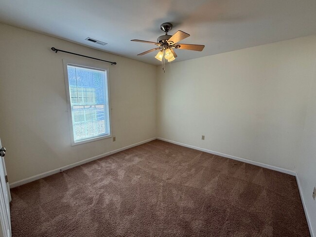 Building Photo - 2 bedroom, 2 bath apartment