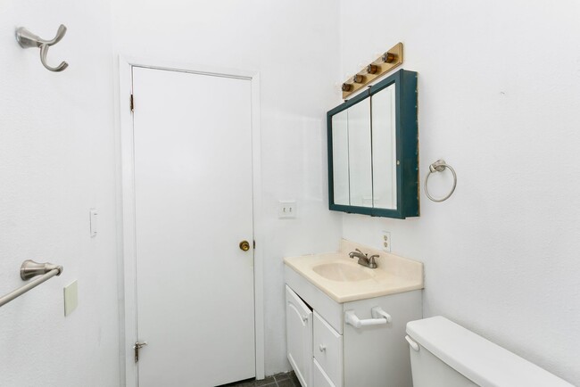 Building Photo - Spacious Tacoma Home for Rent – Available Now!