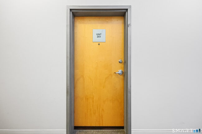 Building Photo - 10 Ann St