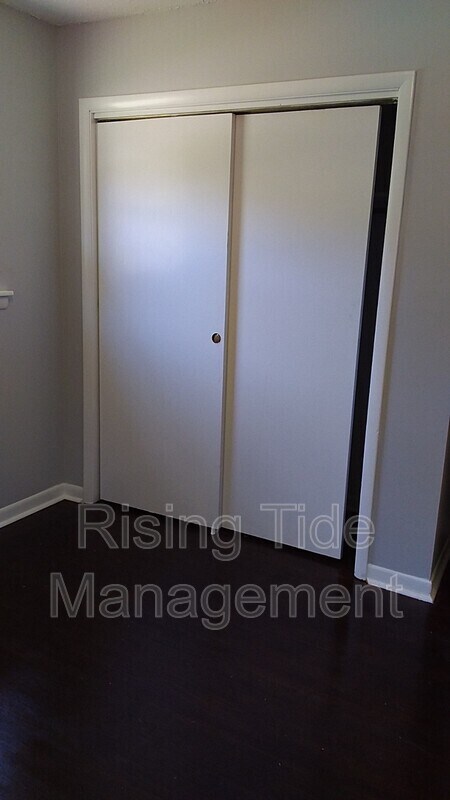 Building Photo - 948 Longview Cir