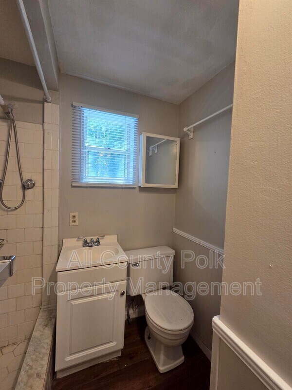 Building Photo - 103 Colonial Dr