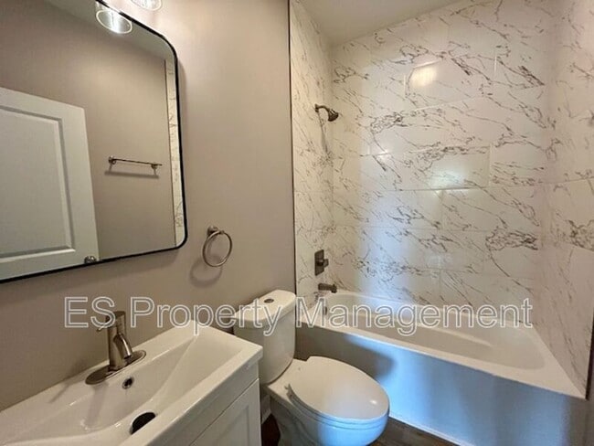 Building Photo - 321 N Kealing Ave