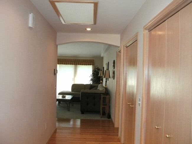 Building Photo - 201 Foursome Dr