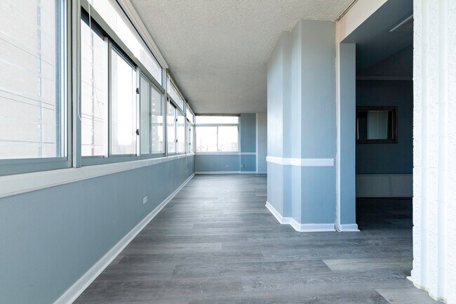 Building Photo - 1313 N Williams St