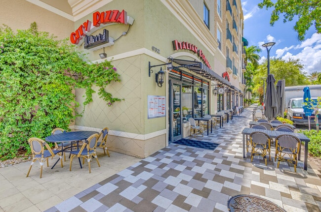 Building Photo - 630 S Sapodilla Ave