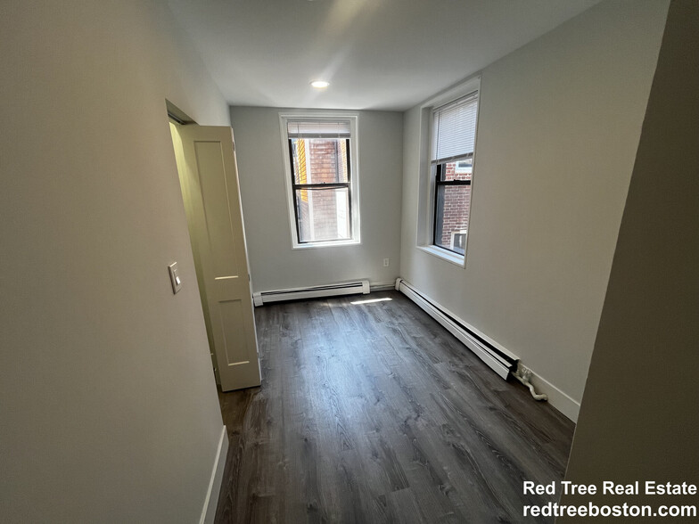 19 #25 - 1 Peterborough St