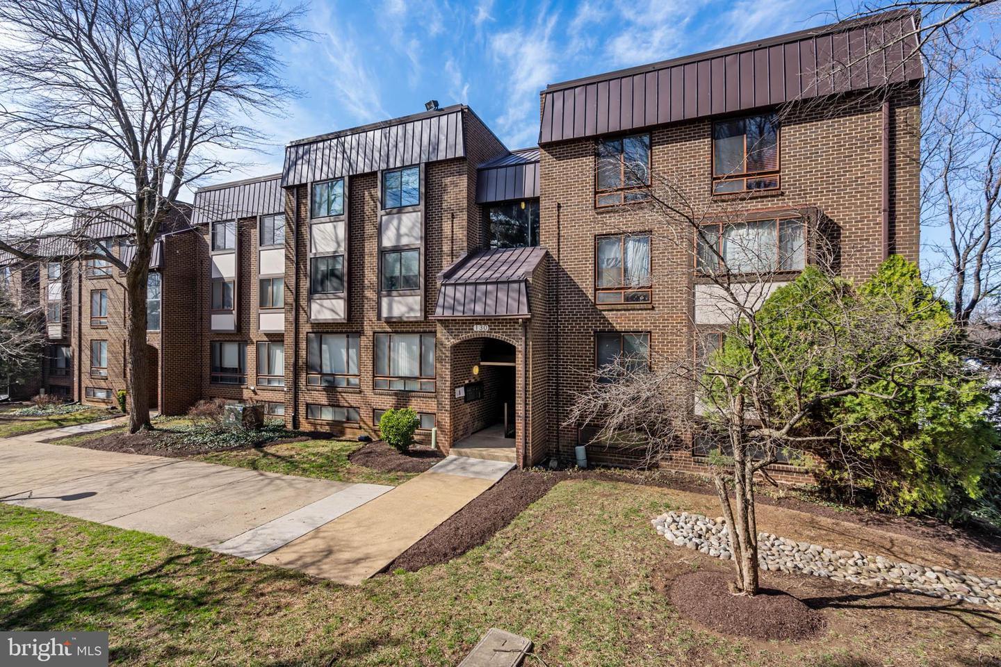 Building Photo - 130 Roberts Ln