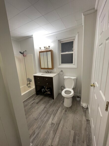 Building Photo - 7347 Waldman Ave
