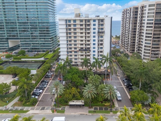 Building Photo - 10185 Collins Ave