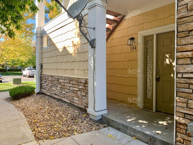 Building Photo - 4825 Hahns Peak Dr