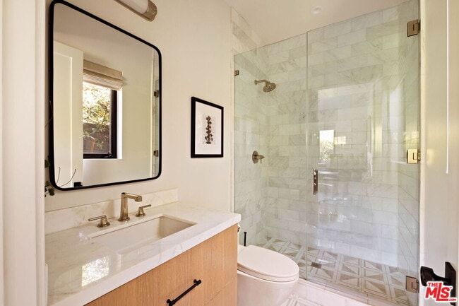 Building Photo - 2137 Glyndon Ave