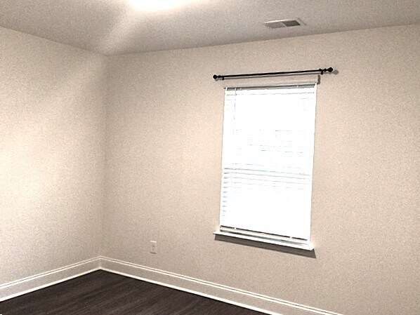 Building Photo - 104 Stagecoach Ln