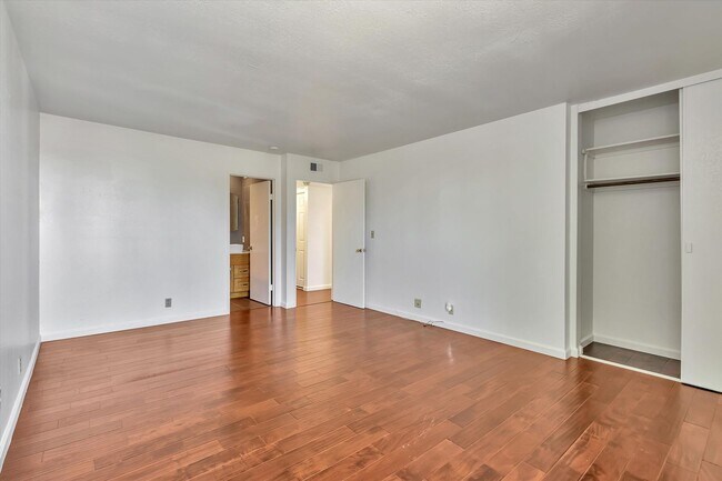 Building Photo - Sunnyvale Gem with Sleek Finishes & Though...