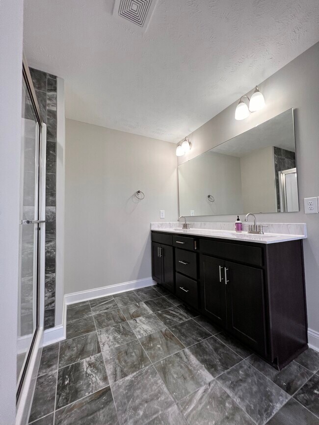 Building Photo - 1618 Strickland Bridge Rd