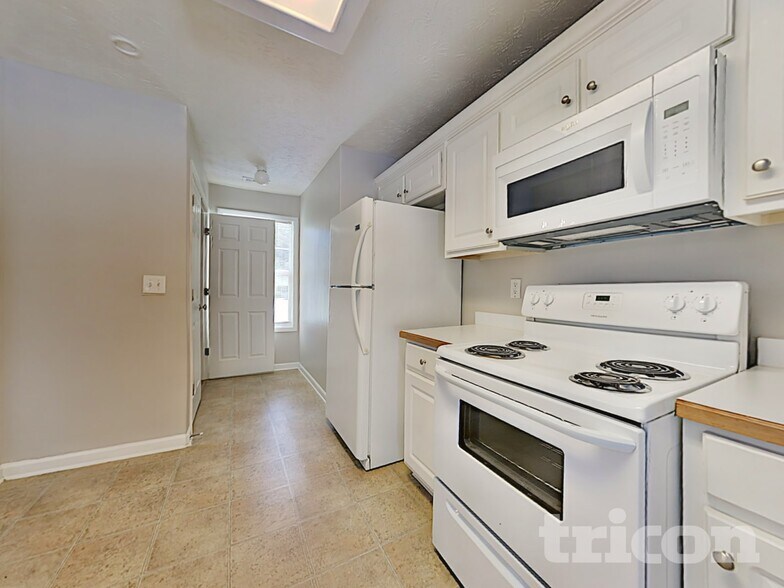 Building Photo - 460 Vinemont Ridge