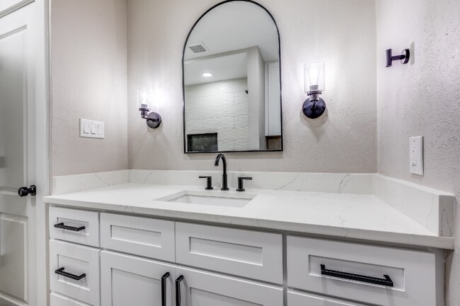 Building Photo - 1233 Mill Valley Dr