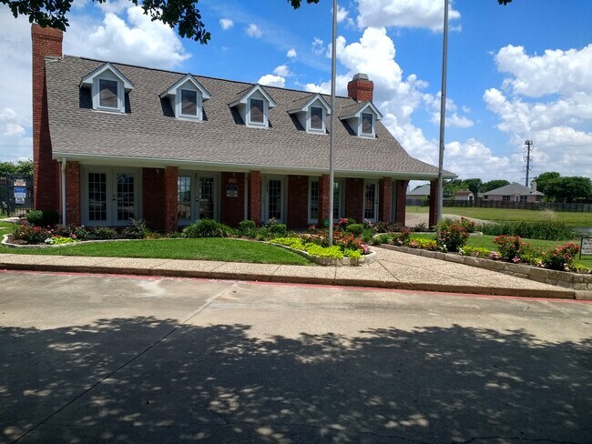 Building Photo - 2361 Shirecreek Cir