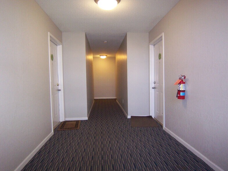 Building Photo - 111 Fieldcrest St